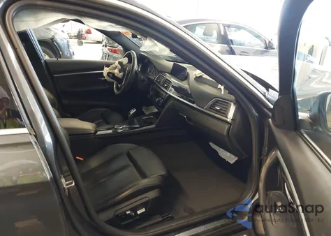 2017 BMW 330I xDrive z USA, uszkodzony, nr VIN WBA8D9G36HNU65633